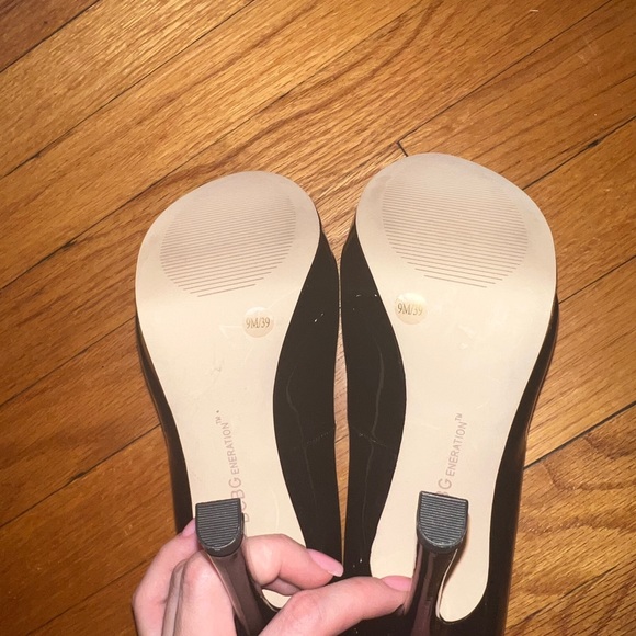 Open Toe Black Pumps - Picture 4 of 4